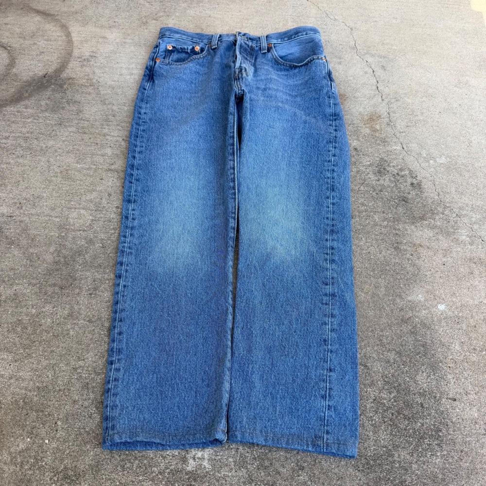 Levis Premium 501 Womens Jeans Medium Wash Button Fly Straight Leg 27x26